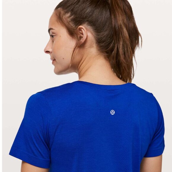 #101 Lululemon Swiftly Tech Short Sleeve *Relaxed Fit Jet Stream Sz 10 - Picture 4 of 8